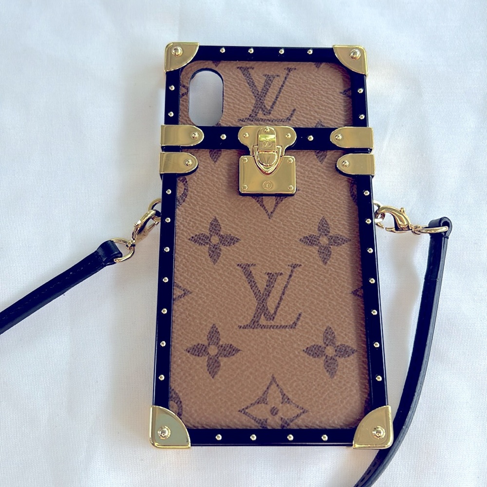 Louis Vuitton Trunk Reverse Monogram IPhone X Phone Case With Strap - Picture 12 of 14